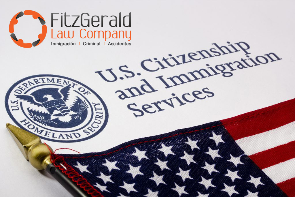 Firma de abogados demanda a la USCIS